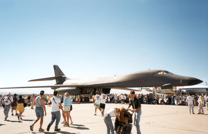 Edwards Air Force Base Airshow by Lucas Pereira